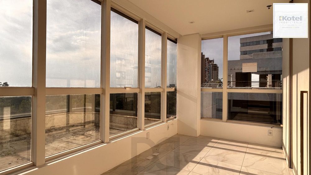 Consultório com 80,42m² de área privativa, no Centro Clinico Mãe de Deus.