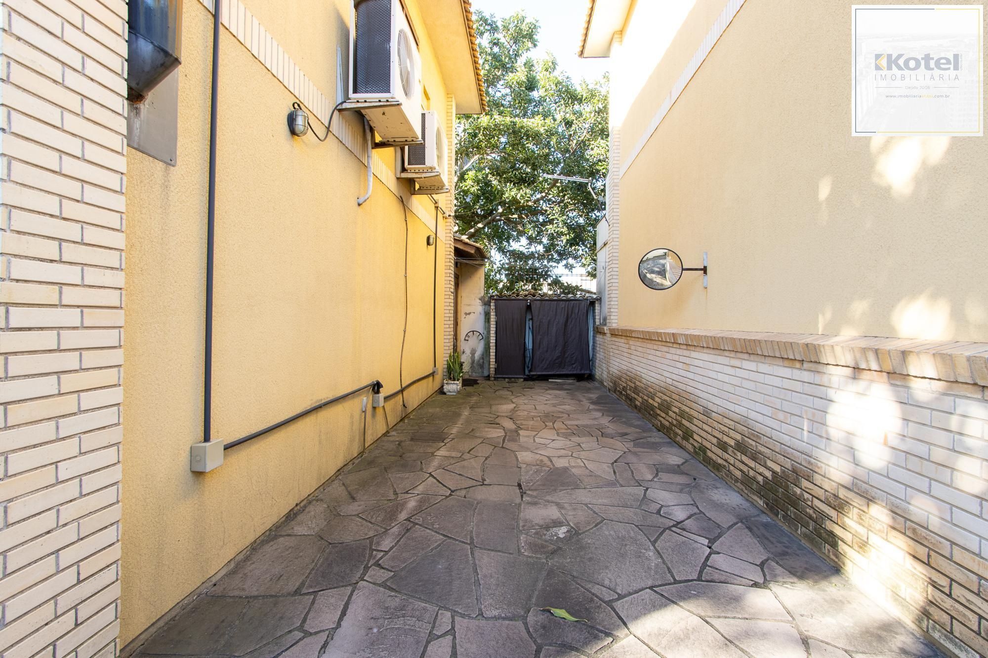 Casa 3 dormitórios, 1 suíte, 2 vagas - Bairro Camaquã — foto 3