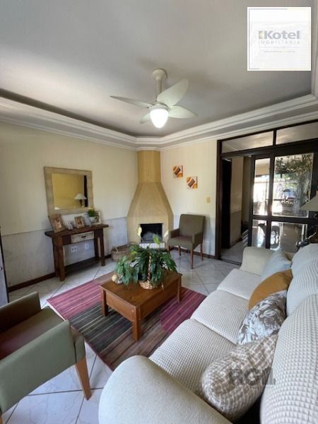 Casa em Porto Alegre, no bairro Hípica, com 3 dormitório(s), e 3 banheiros, à venda. — foto 3
