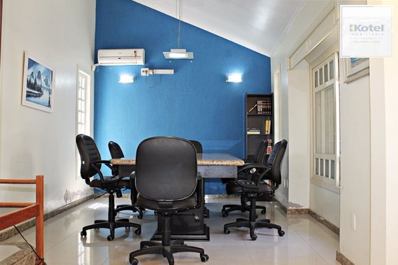 Predio para Venda - 236m², 0 dormitórios, 4 vagas - Menino Deus