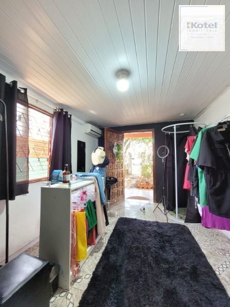 Casa em Porto Alegre, no bairro Restinga, com 5 dormitório(s), e 5 banheiros, à venda. — foto 3