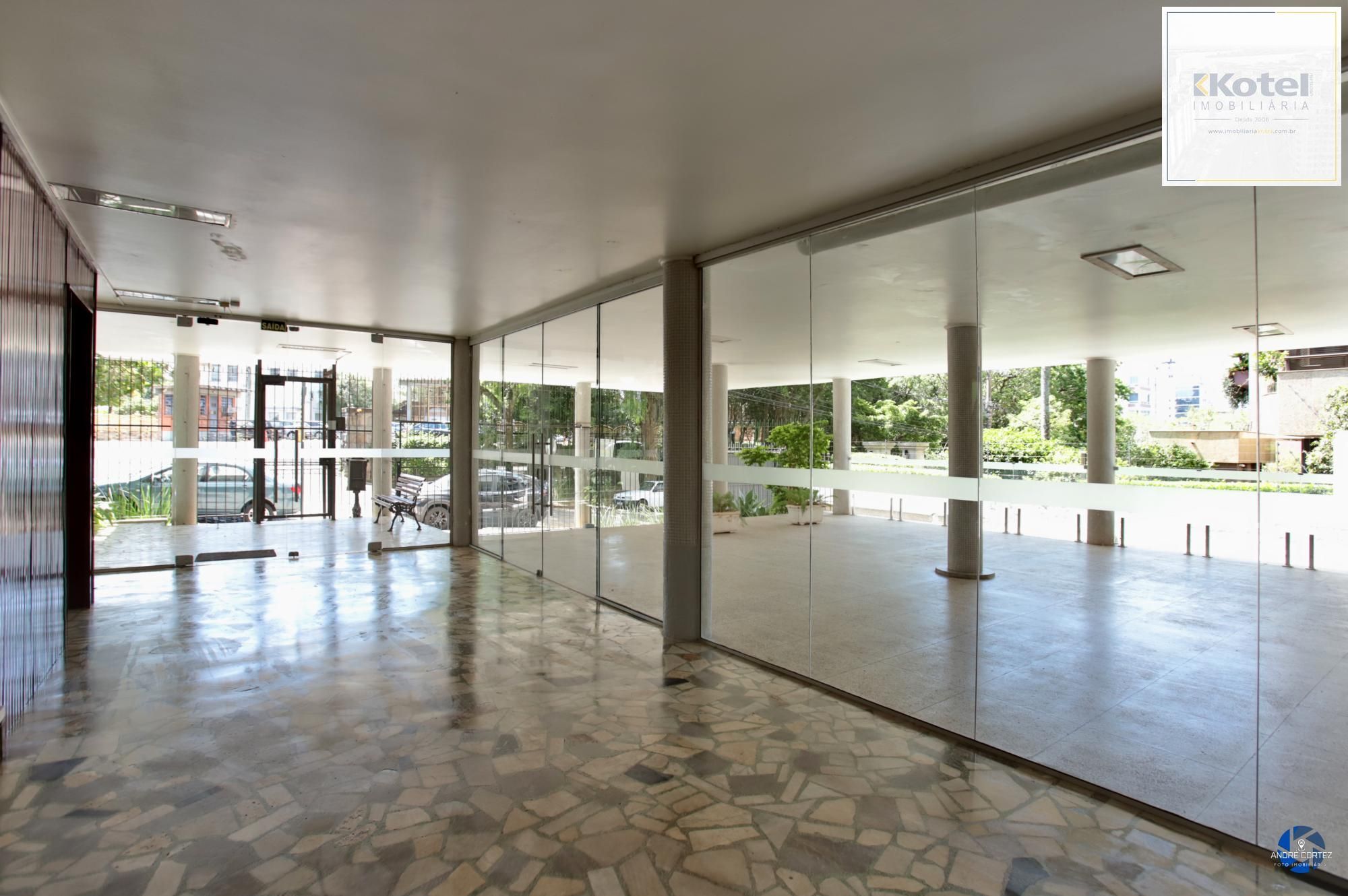 No Moinhos de Vento 03 dormitórios com 01 vaga