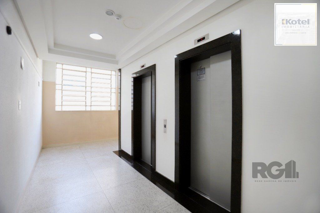 Apartamento 02 dormitórios no Bairro Floresta em Porto Alegre — foto 2