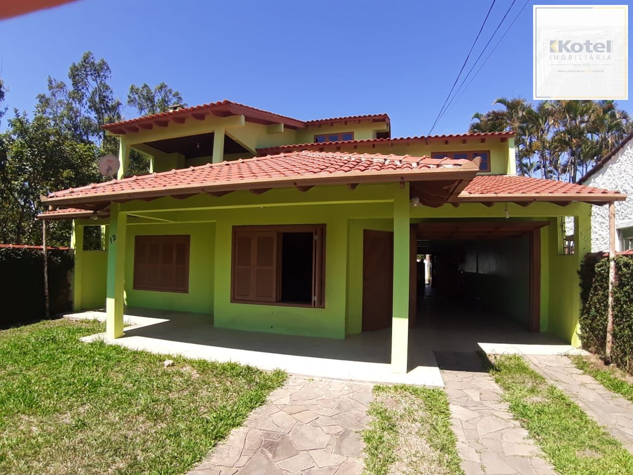 Casa com 4 dormitorios com 2 suites