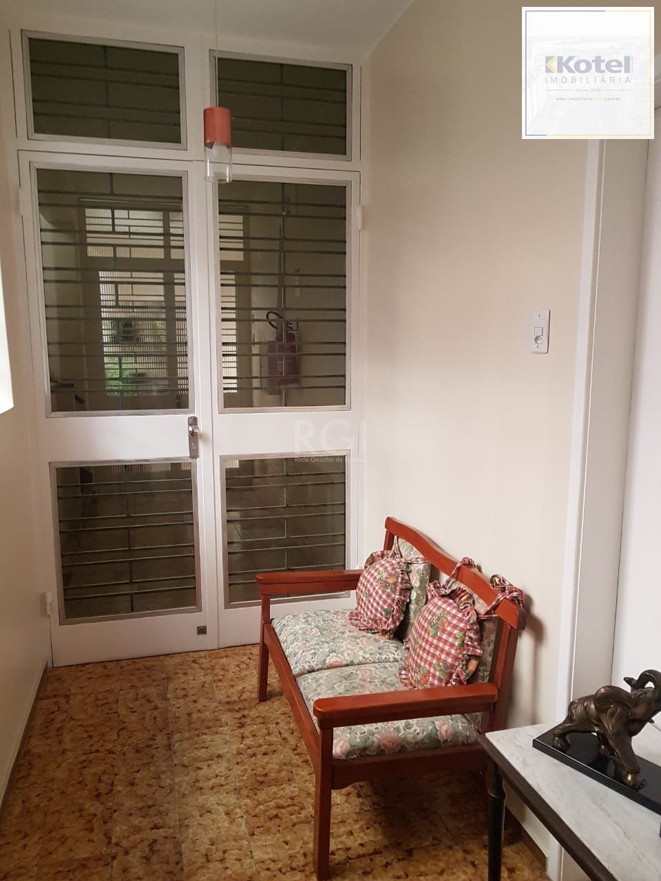 Apartamento para Venda - 115m², 3 dormitórios, Petrópolis — foto 2