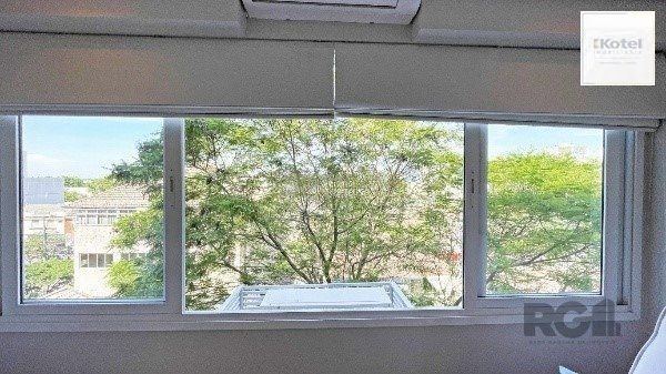 Apartamento de 2 dormitórios, 1 suíte e 1 vaga de garagem coberta e escriturada no bairro Floresta — foto 5