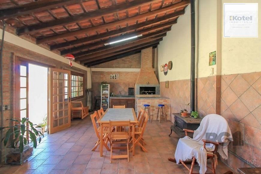 Casa com 3 Dormitórios no Bairro Tristeza na Zona Sul de Porto Alegre — foto 2