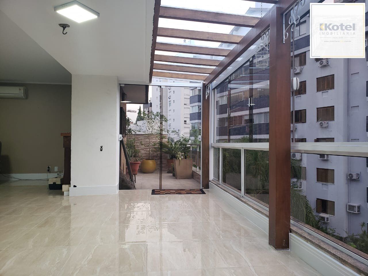 Cobertura para Venda - 296m², 3 dormitórios, sendo 1 suites, 3 vagas - Petrópolis — foto 2
