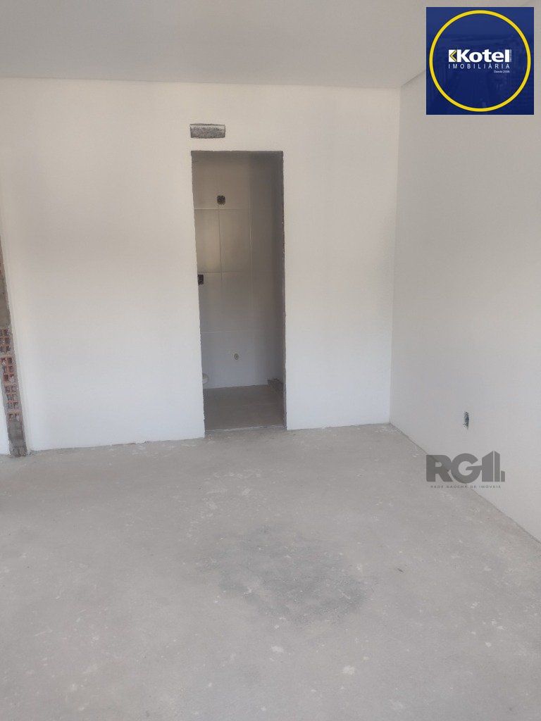 APTO 02 DORM. 02 VAGAS, SUÍTE , ELEVADOR, CURRASQUEIRA, PISCINA