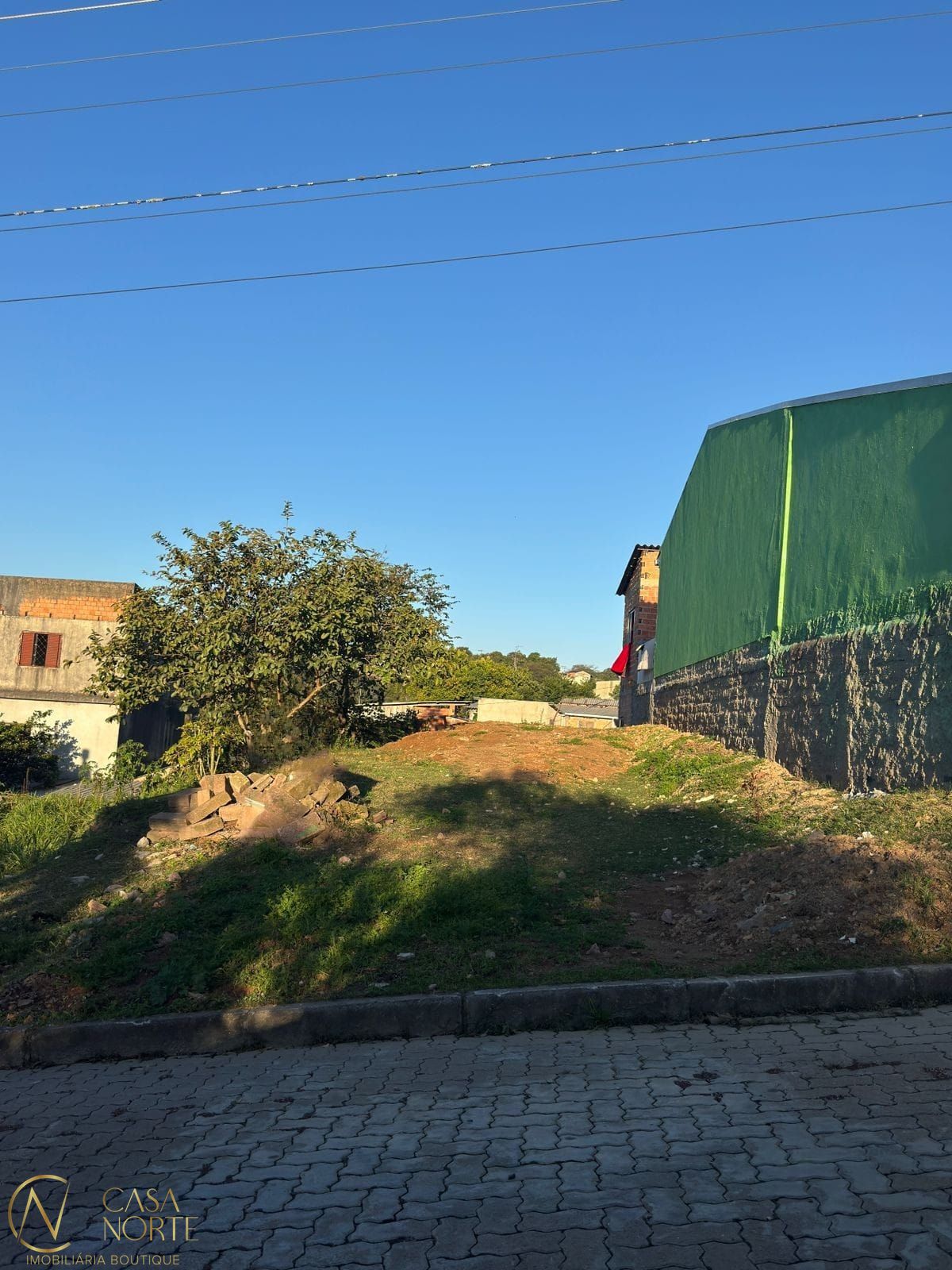 Terreno à venda  com 164m², Rua Três Mil Setecentos e Setenta e Oito no bairro Lomba do Pinheiro em Porto Alegre