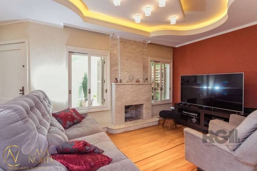 Casa à venda com 4 quartos, 350m², 4 suítes, 2 vagas, Rua Alfredo Miranda Obino no bairro Jardim Itu em Porto Alegre
