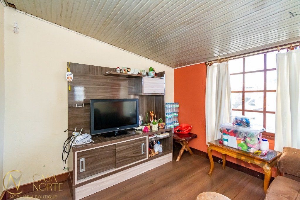 Casa à venda com 3 quartos, 150m², 1 suíte, 2 vagas, Avenida José Gertum no bairro Chácara das Pedras em Porto Alegre