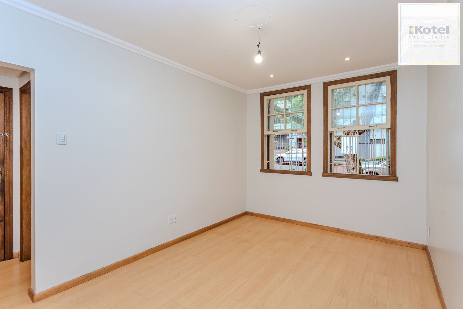 Apartamento no bairro Petrópolis de 2 dormitórios térreo com pátio DESOCUPADO — foto 3