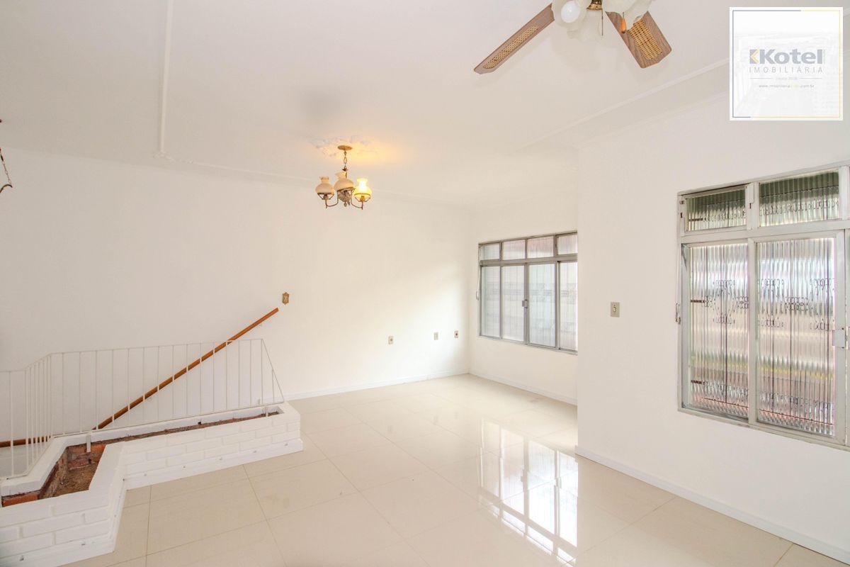 Casa com 3 dormitórios no Bairro Jardim Floresta