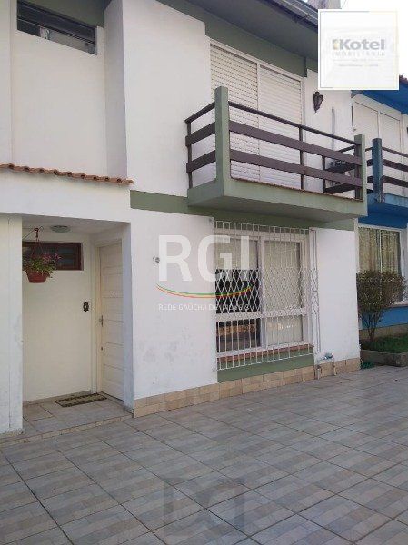 Excelente Residência em condomínio no Bairro Santo Antônio, com 3 dormitórios.