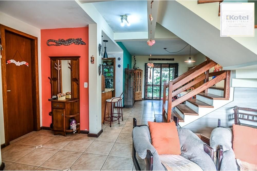 Casa em condomínio fechado de 2 quartos, suíte, 2 vagas no bairro Guarujá — foto 5