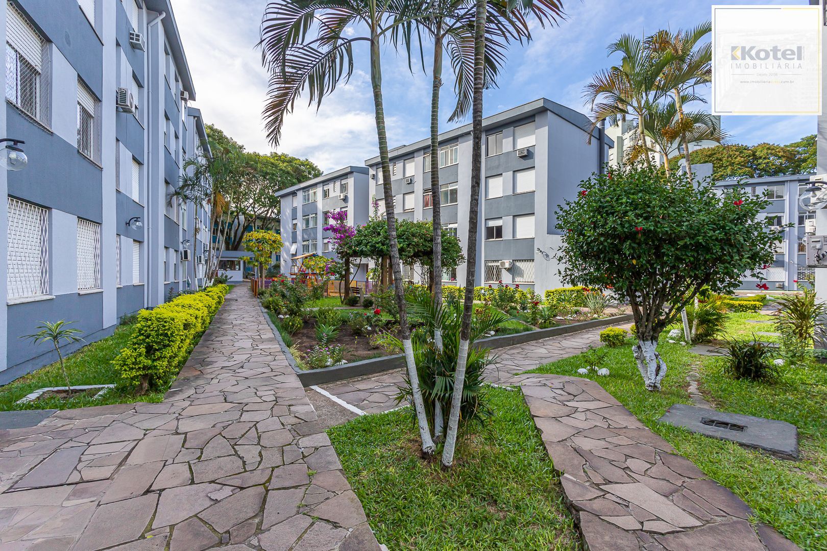 Apartamento no Cristal reformado de 1 dormitório e vaga rotativa