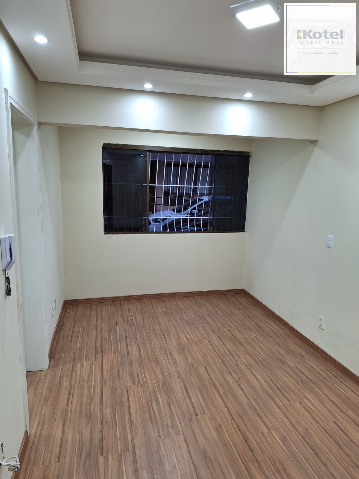 Apartamento 02 dormitórios com vaga de garagem escriturada descoberta