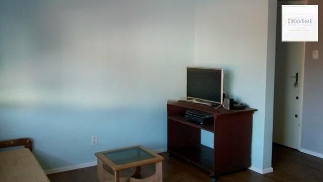 Apartamento com 03 dormitórios, 01 suíte, garagem de estacionamento por convenção — foto 3