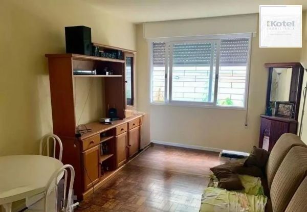Apartamento no Petrópolis de 2 dormitórios e 2 vagas DESOCUPADO — foto 3