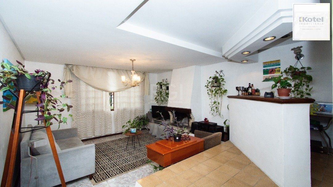 Casa para Venda - 238m², 3 dormitórios, sendo 1 suites, 3 vagas - Camaquã — foto 3