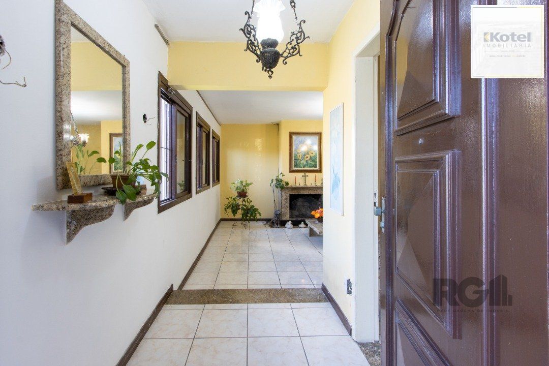 Sobrado para Venda - 170m², 3 dormitórios, sendo 1 suites, 2 vagas - Serraria