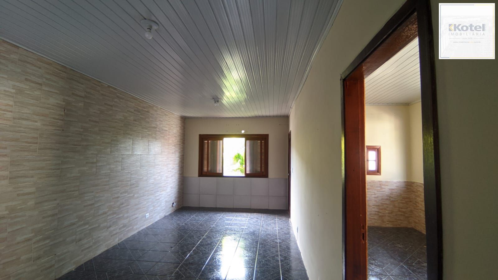 Casa com pátio, 2 dormitórios,  Avenida Vinte e Um de Abril - Sarandi — foto 4