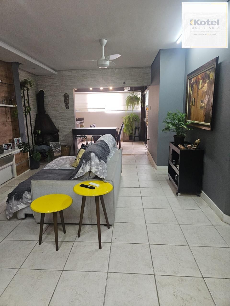 Amplo apartamento 2 dormitórios, suíte com closet, Avenida Brasil - Navegantes