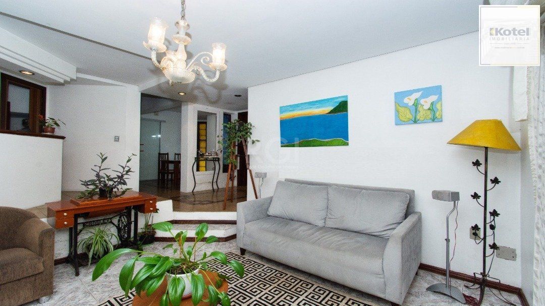 Casa para Venda - 238m², 3 dormitórios, sendo 1 suites, 3 vagas - Camaquã — foto 4