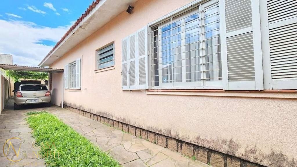 Casa à venda com 3 quartos, 155m², 1 suíte, 5 vagas, José Rodrigues da Fonseca no bairro Vila Ipiranga em Porto Alegre