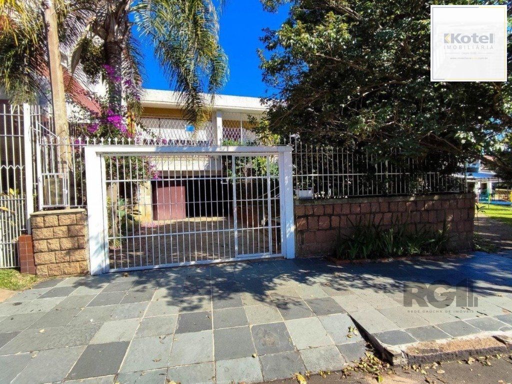 Excelente casa de 290m² com 4 dormitórios e 4 vagas