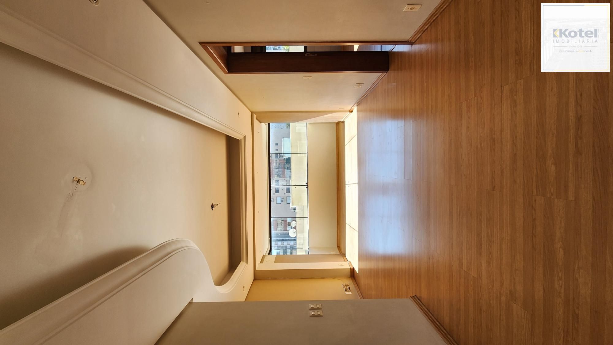 Apartamento de 103m² com 3 dormitórios, 1 suíte e 2 Vagas no Bairro Petrópolis — foto 3