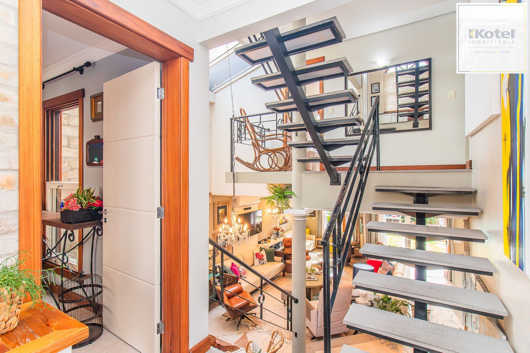 CASA DE 4 DORMITÓRIOS EM CONDOMÍNIO - 320 m² - 4 VAGAS DE GARAGEM — foto 4