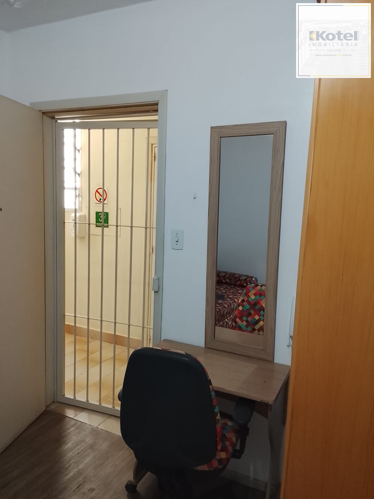 JKZÃO SALA QUARTO CONJUGADOS, COZINHA COM ÁREA DE SERVIÇO E BANHEIRO, C. BAIXA Porto Alegre