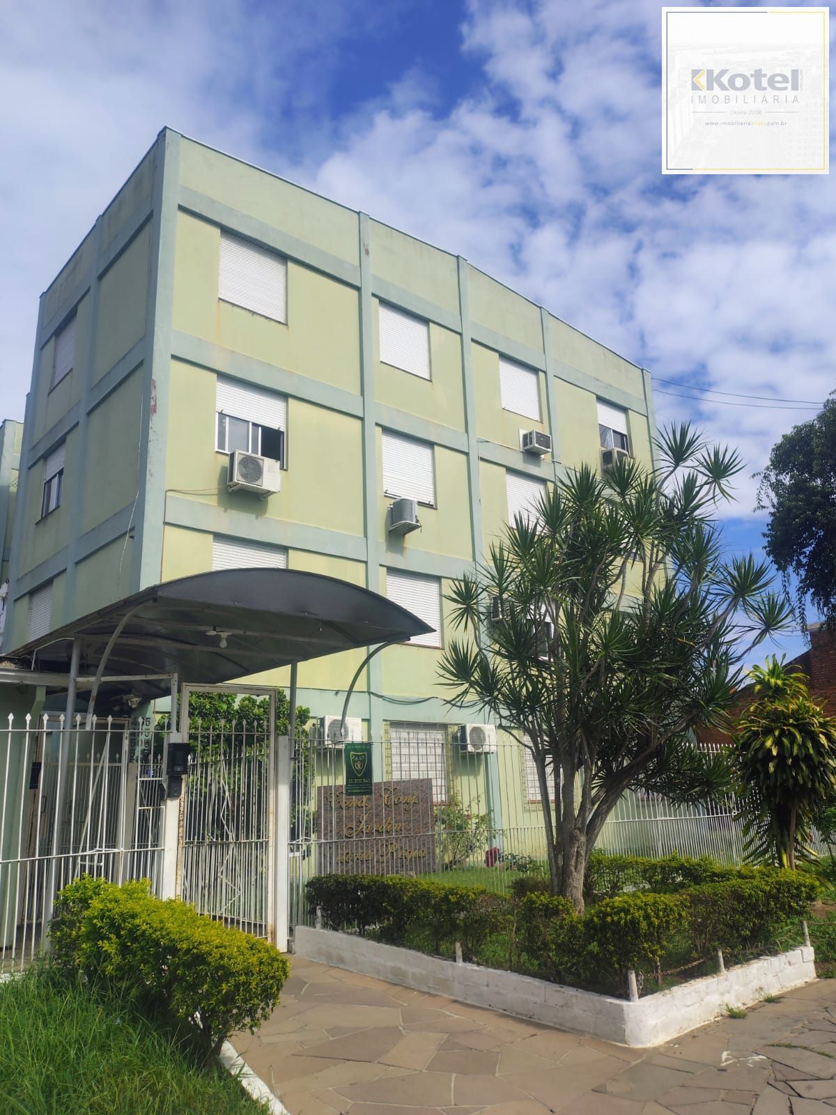 Apartamento de 2 dormitórios , portaria , salão de festas com churrsaqueira ! — foto 2