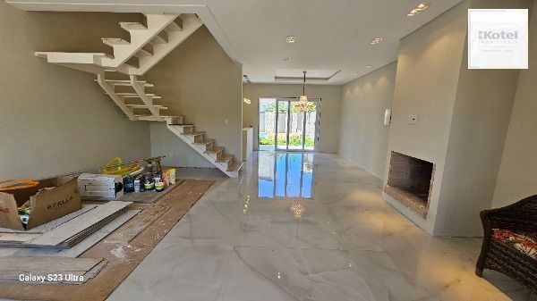Casa em Porto Alegre, no bairro Hipica, com 3 dormitório(s), e 3 banheiros, à venda. — foto 3