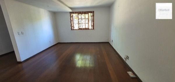 Casa para Venda - 160m², 4 dormitórios, sendo 2 suites, 4 vagas - Urubatã — foto 3