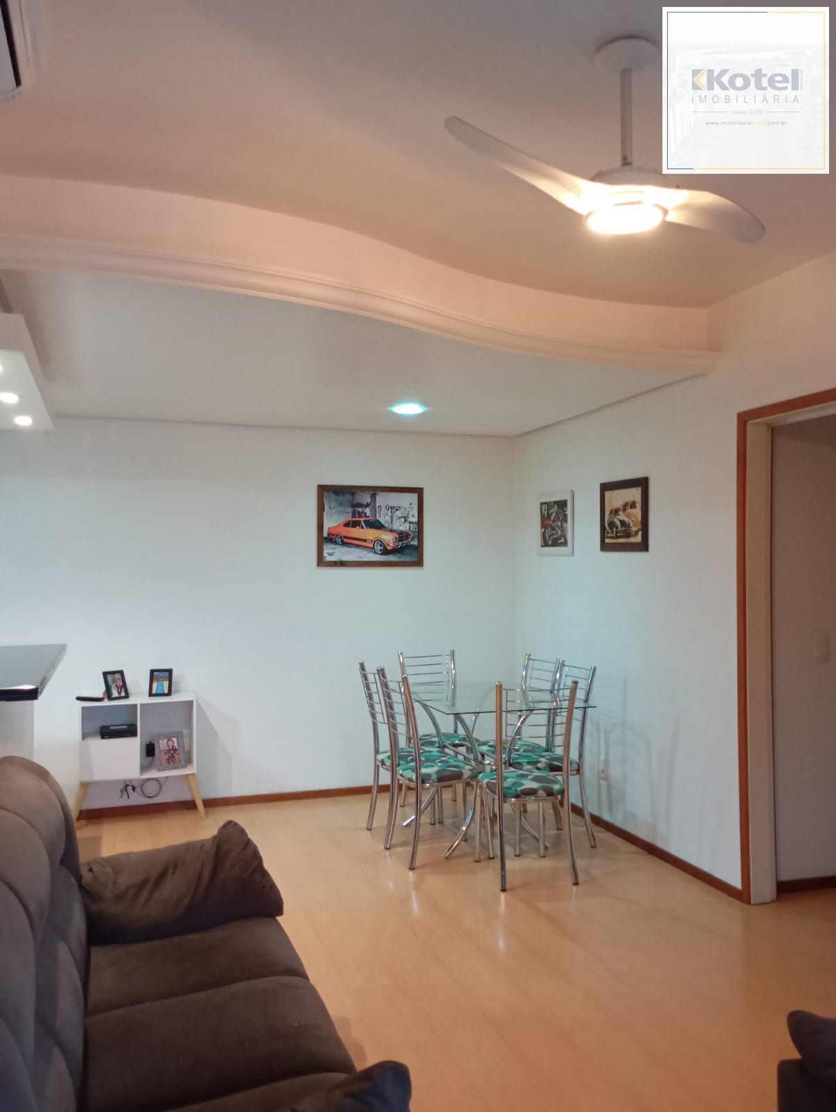 Apartamento com 02 quartos e 01 vaga coberta no Bairro Menino Deus, Porto Alegre — foto 3