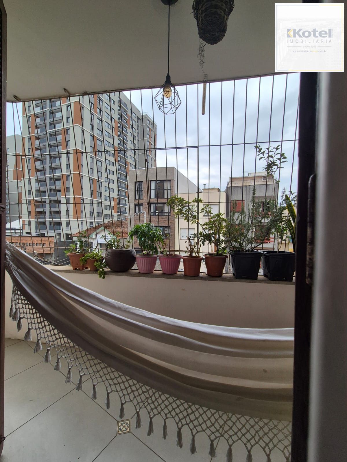 Apto com 2 dormit. na Cidade Baixa