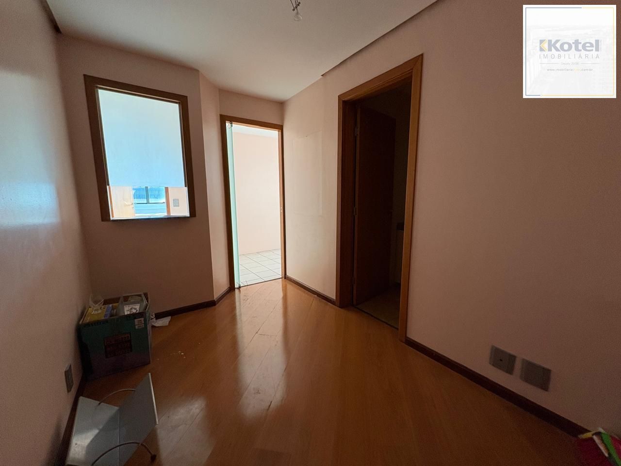 Sala/comercial 41,66 no Menino Deus