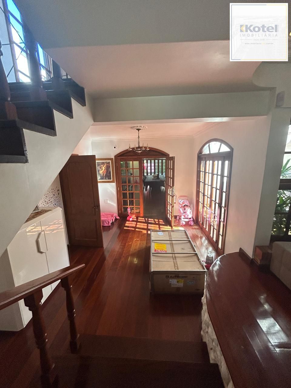 CASA -4 DORM. -com 2 suítes - 3 BOX- 297,18 m² - MENINO DEUS — foto 4