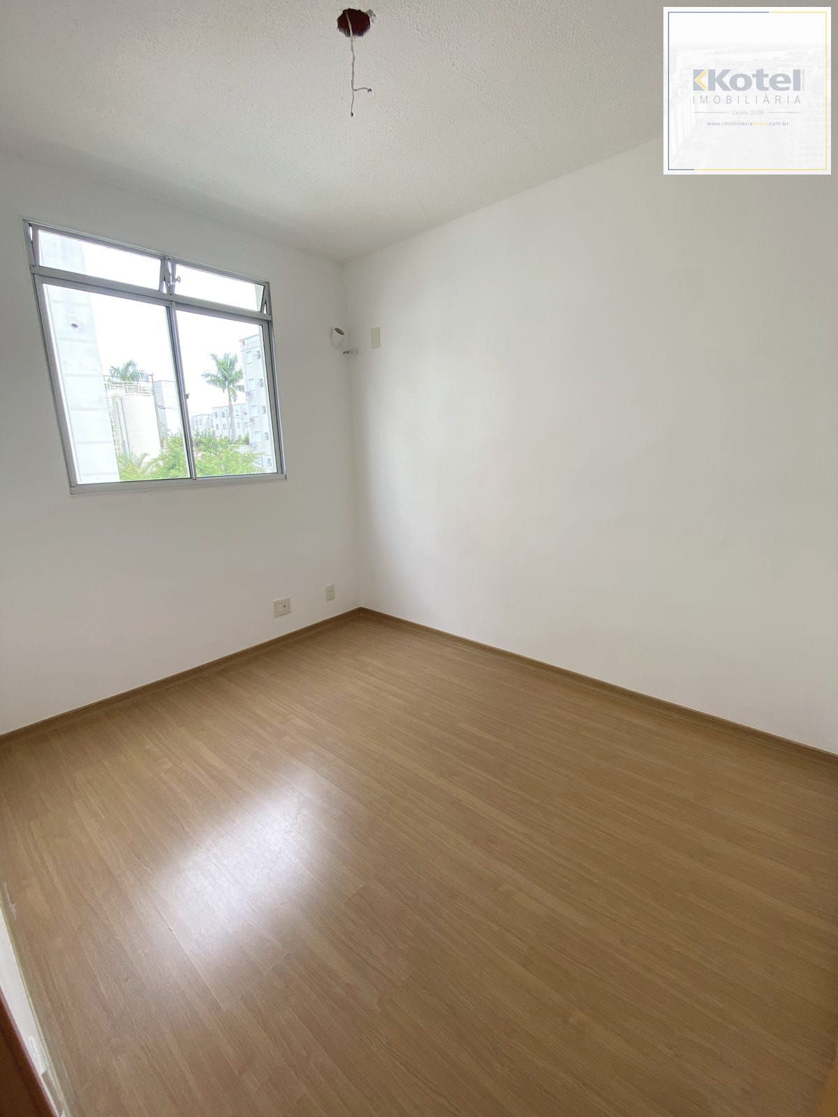 Apartamento com 02 quartos e 01 vaga escriturada no Bairro Jardim Leopoldina