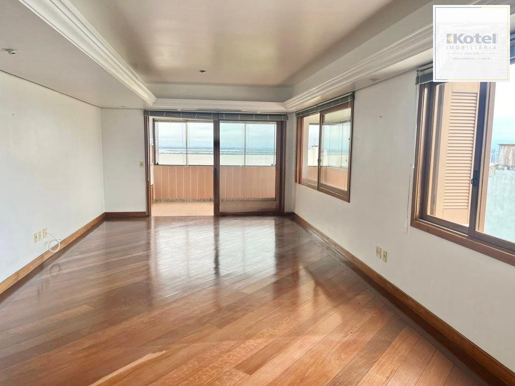 Apartamento de 4 dormitórios e 184m² à venda em Menino Deus, Porto Alegre. — foto 4