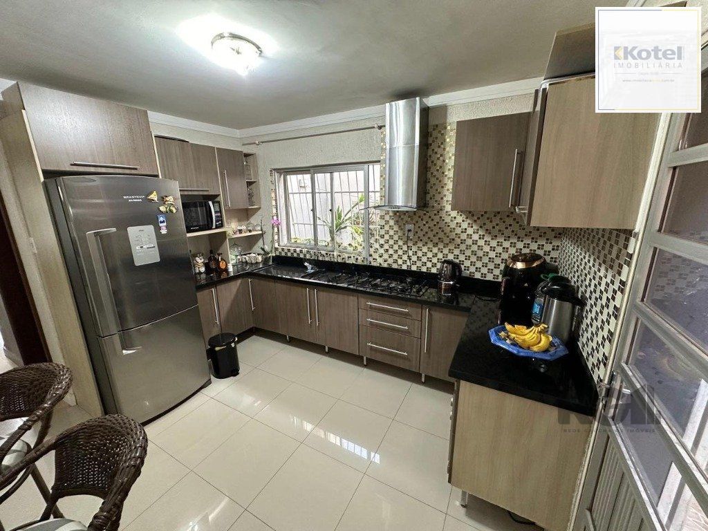 Casa de 160m² com 4 quarto no Bairro Farrapos