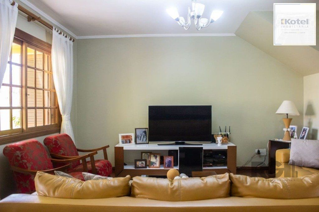 Casa 298m² - 4 dormitórios, 3 vagas na Zona Norte