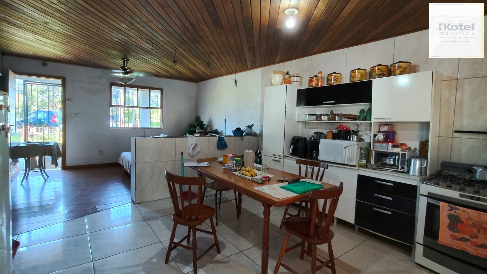 Casa com Terreno Grande com ótima Localização — foto 4