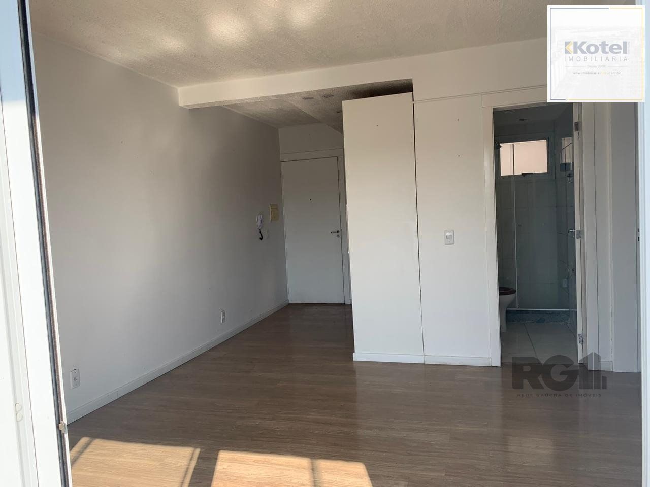Apartamento 2 dormitórios, 1 vaga, Bairro Vila Cachoeirinha