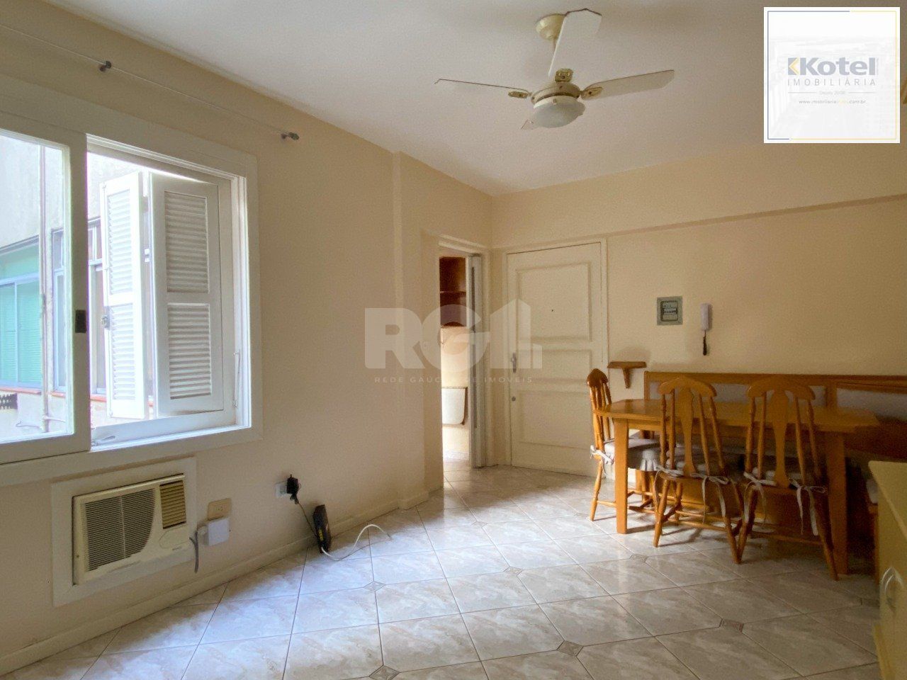 Apartamento 1 dormitório, em prédio com portaria, próximo à Usina do Gasômetro