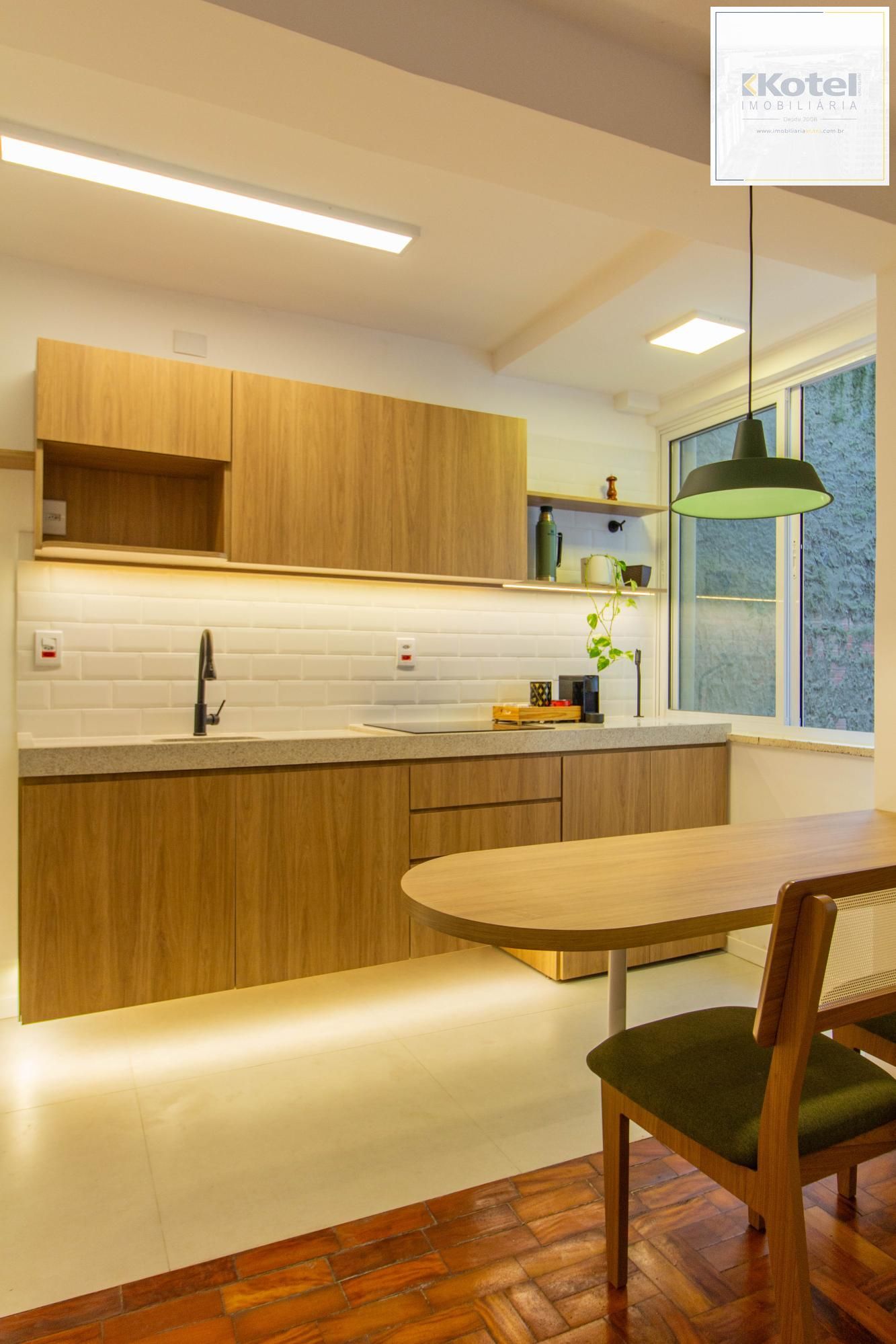 Apartamento Reformado e Semi Mobiliado no Bom Fim