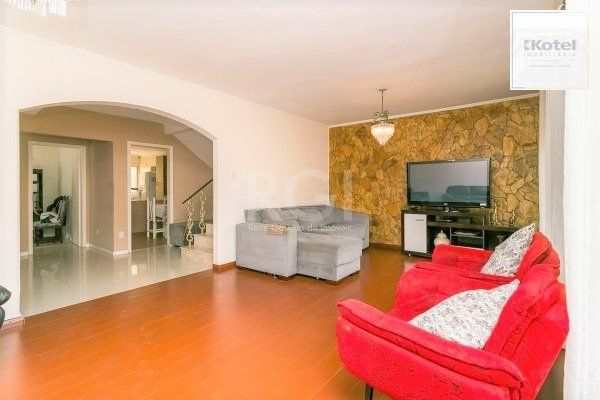 Casa para Venda - 238.35m², 4 dormitórios, sendo 1 suites, 2 vagas - Nonoai — foto 4